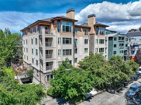 1762 NW 57th St #401, Seattle, WA 98107