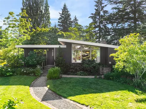 10249 40th Ave SW, Seattle, WA 98146