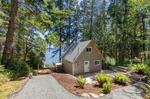 868 E Seabluff Ter, Coupeville, WA 98239