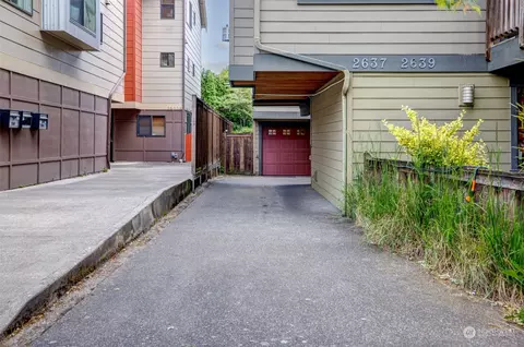 2637 NW 58th St #A, Seattle, WA 98107