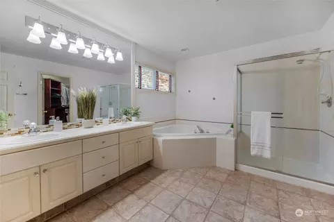 Bath - 3417 157th Pl SE, Mill Creek, WA 98012 photo 2 of 3