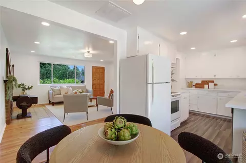 Dining - 7 232nd Pl SW, Bothell, WA 98021 photo 2 of 2