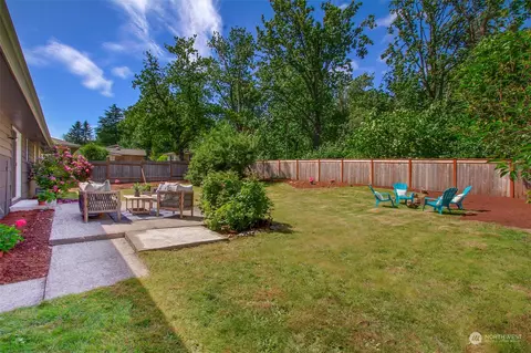 Exterior - 7 232nd Pl SW, Bothell, WA 98021 photo 4 of 12
