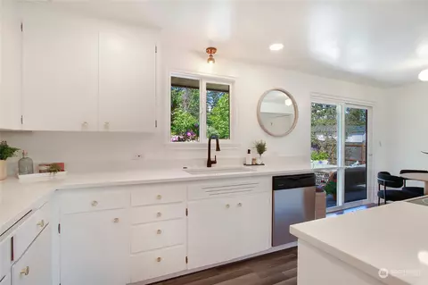 Kitchen - 7 232nd Pl SW, Bothell, WA 98021 photo 3 of 3