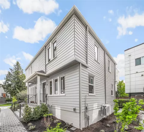 1525 B 44th Ave SW, Seattle, WA 98116