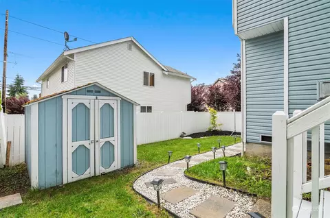 Exterior - 6604 B Wetmore Ave, Everett, WA 98203 photo 7 of 10
