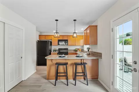 Kitchen - 6604 B Wetmore Ave, Everett, WA 98203 photo 1 of 3