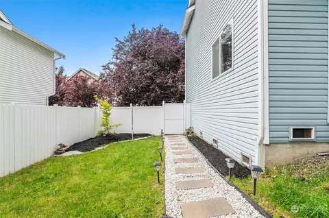 Exterior - 6604 B Wetmore Ave, Everett, WA 98203 photo 8 of 10
