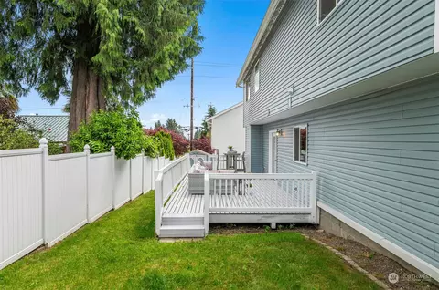 Exterior - 6604 B Wetmore Ave, Everett, WA 98203 photo 6 of 10