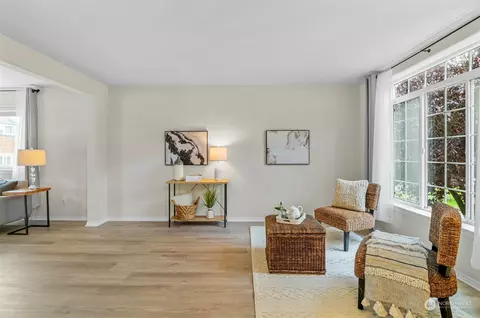 Living - 6604 B Wetmore Ave, Everett, WA 98203 photo 1 of 4