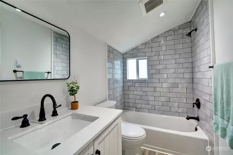 Bath - 2523 State St, Everett, WA 98201 photo 1 of 1