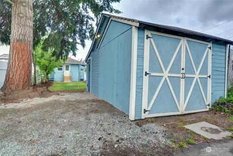 Exterior - 2523 State St, Everett, WA 98201 photo 5 of 5