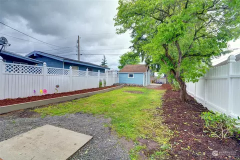 Exterior - 2523 State St, Everett, WA 98201 photo 4 of 5
