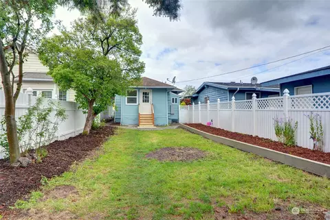Exterior - 2523 State St, Everett, WA 98201 photo 3 of 5