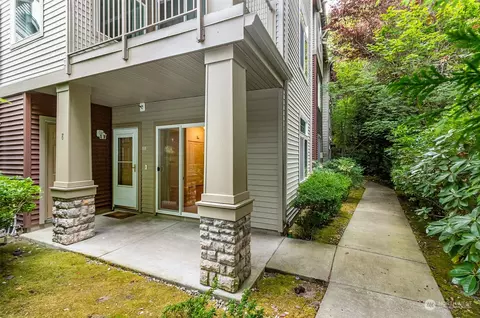 21507 42nd Ave S #E-8, Seatac, WA 98198