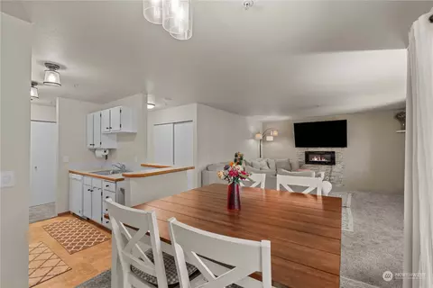 667 4th St NE #K 201, East Wenatchee, WA 98802