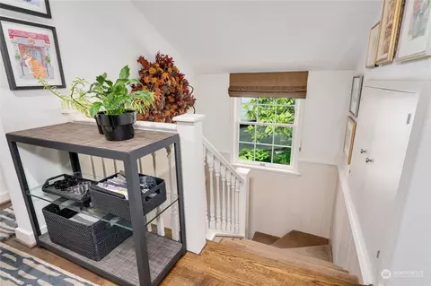 Entry Way - 3303 E Ford Pl, Seattle, WA 98112 photo 4 of 4
