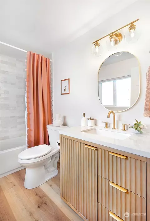 Bath - 628 102nd Pl SE #A, Everett, WA 98208 photo 5 of 5