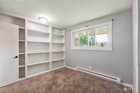 Bedroom - 38917 264th Ave SE, Enumclaw, WA 98022 photo 1 of 4