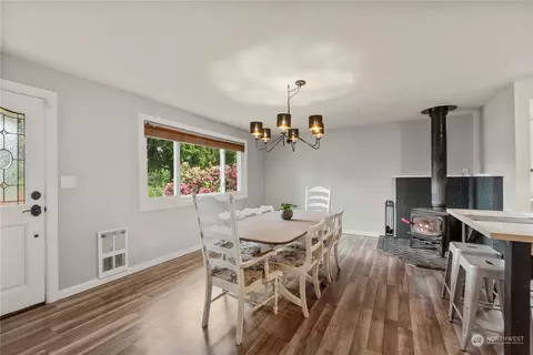 Dining - 38917 264th Ave SE, Enumclaw, WA 98022 photo 1 of 1