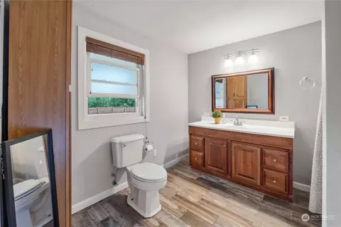 Bath - 38917 264th Ave SE, Enumclaw, WA 98022 photo 3 of 4