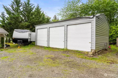 Exterior - 38917 264th Ave SE, Enumclaw, WA 98022 photo 6 of 10