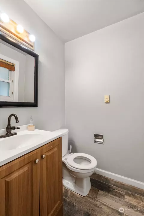 Bath - 38917 264th Ave SE, Enumclaw, WA 98022 photo 1 of 4