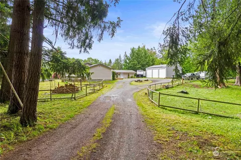 Exterior - 38917 264th Ave SE, Enumclaw, WA 98022 photo 3 of 10