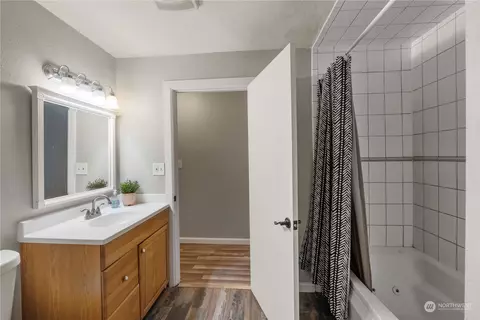 Bath - 38917 264th Ave SE, Enumclaw, WA 98022 photo 4 of 4
