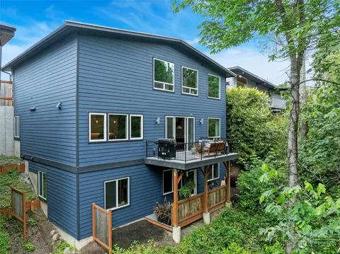 1024 Bell St, Edmonds, WA 98020 photo 2