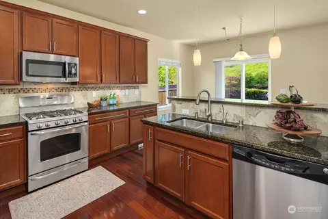 Kitchen - 11413 58th Ave SE, Everett, WA 98208 photo 2 of 3