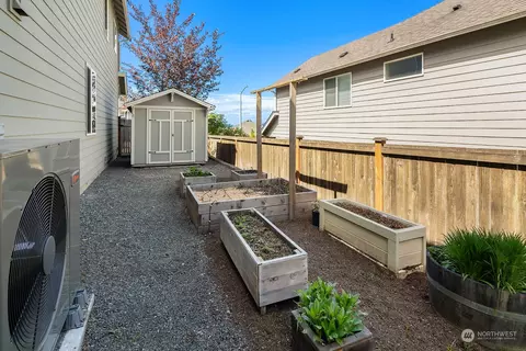 Exterior - 11413 58th Ave SE, Everett, WA 98208 photo 6 of 6