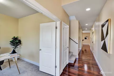 Entry Way - 11413 58th Ave SE, Everett, WA 98208 photo 1 of 2