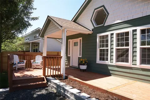825 Vagabond Ave, Ocean Shores, WA 98569