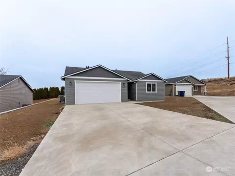 1943 N Mineral Pl, East Wenatchee, WA 98802