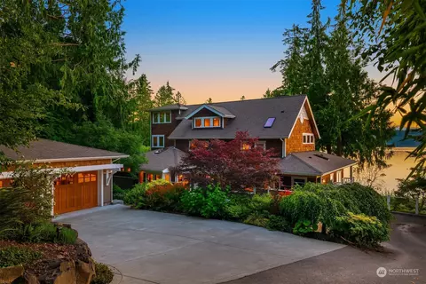 11563 Battle Point Dr NE, Bainbridge Island, WA 98110