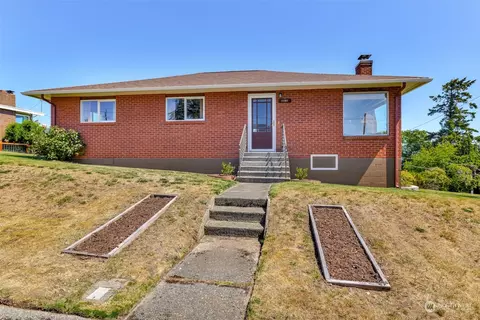 1101 W 5th St, Port Angeles, WA 98363