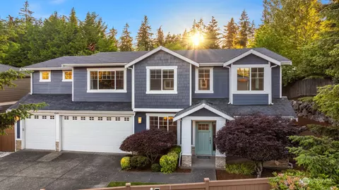 9530 117th Ave NE, Kirkland, WA 98033