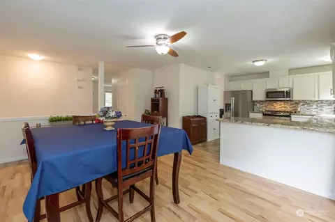 Dining - 219 E Springfield Loop, Shelton, WA 98584 photo 1 of 4