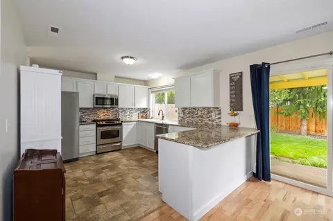 Kitchen - 219 E Springfield Loop, Shelton, WA 98584 photo 5 of 7