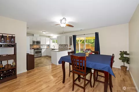 Dining - 219 E Springfield Loop, Shelton, WA 98584 photo 4 of 4