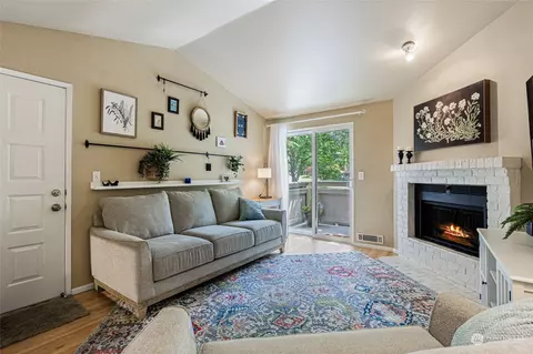 14200 NE 171st St #A-203, Woodinville, WA 98072