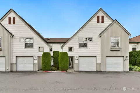 6711 S 239th Pl #F104, Kent, WA 98032