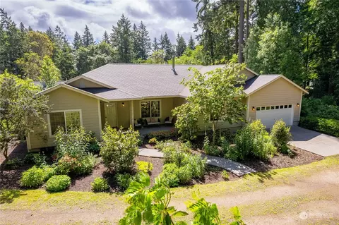 10944 N Madison Ave NE, Bainbridge Island, WA 98110