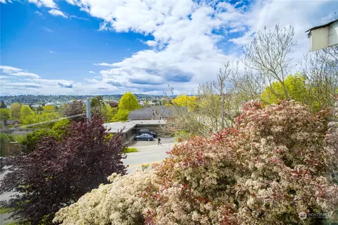 319 NW A Nw 55 St, Seattle, WA 98107
