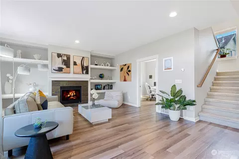 Living - 822 234th Pl SE, Bothell, WA 98021 photo 1 of 2