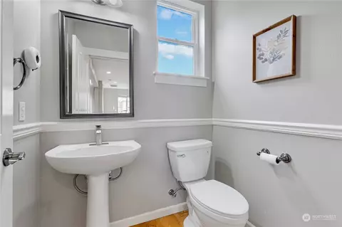 Bath - 822 234th Pl SE, Bothell, WA 98021 photo 2 of 4