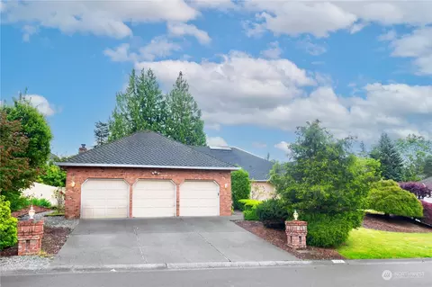 527 SW 331st St, Federal Way, WA 98023