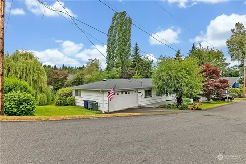 1618 8th St SW, Puyallup, WA 98371