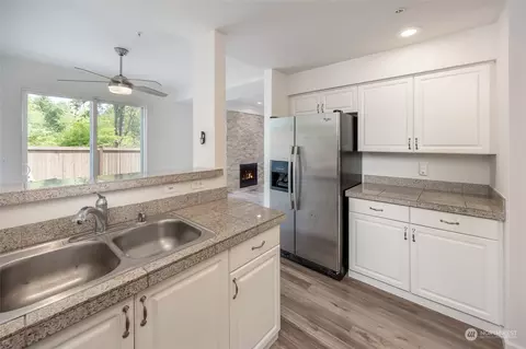 Kitchen - 21624 9th Ave SE #D106, Bothell, WA 98021 photo 5 of 5